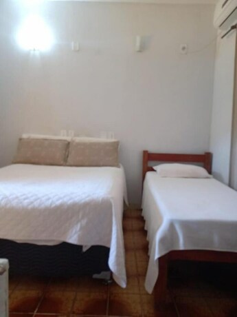 Imagen de la habitación del Hotel Pousada Girassol, R&iacute;o das Ostras. Foto 23