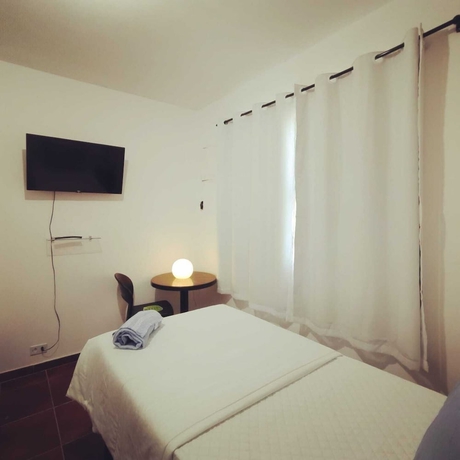 Imagen de la habitación del Hotel Pousada Jardins, Maca&eacute;. Foto 3