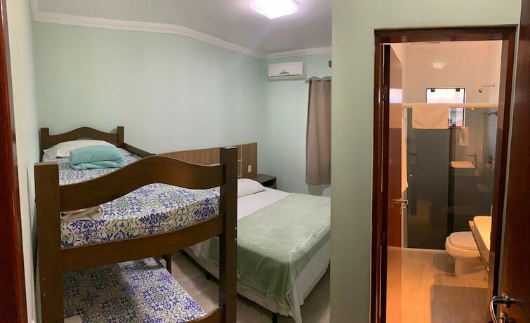 Imagen de la habitación del Hotel Pousada Jurer&ecirc;. Foto 23