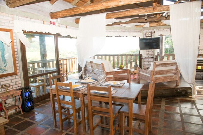 Imagen del bar/restaurante del Hotel Pousada La Creacion. Foto 2