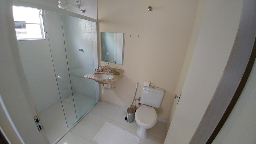 Imagen de la habitación del Hotel Pousada Mar&eacute; Enseada. Foto 16