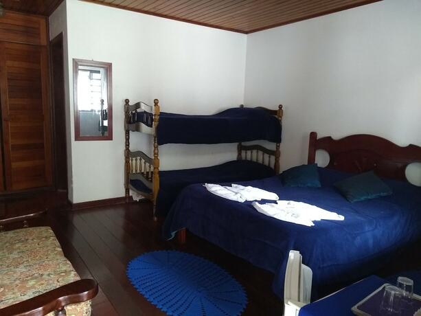Imagen de la habitación del Hotel Pousada Marins. Foto 15