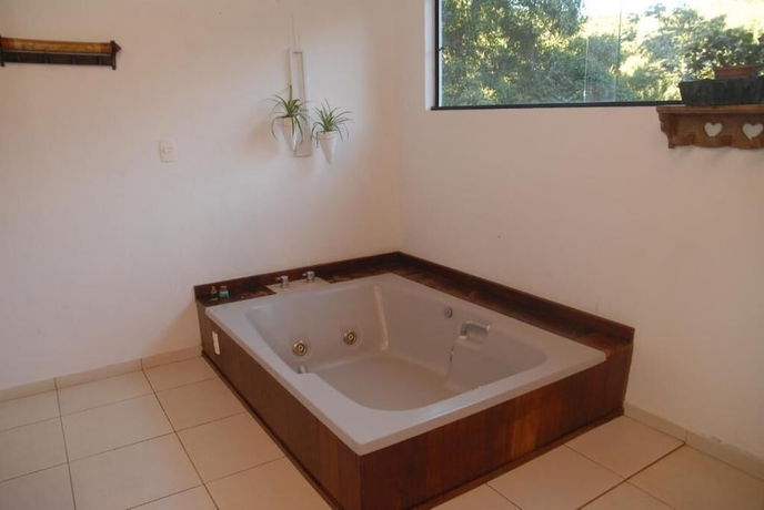 Imagen de la habitación del Hotel Pousada Mirante Do Penedo. Foto 6