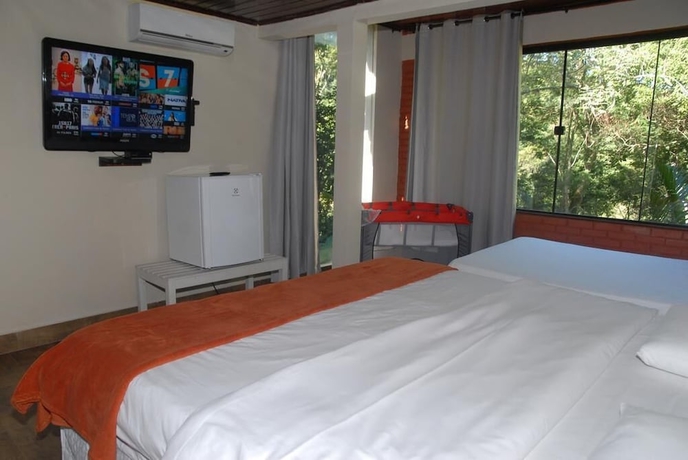 Imagen de la habitación del Hotel Pousada Mirante Do Penedo. Foto 15