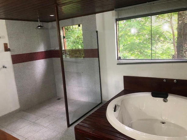 Imagen de la habitación del Hotel Pousada Mirante Do Penedo. Foto 18