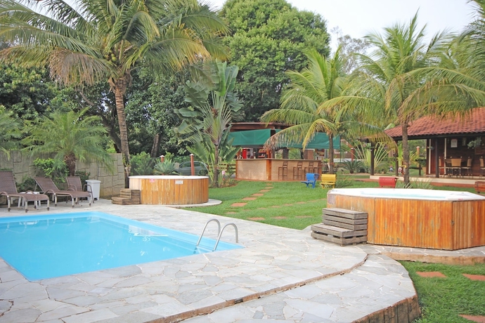 Imagen de la piscina del Hotel Pousada Monte Carlo. Foto 15