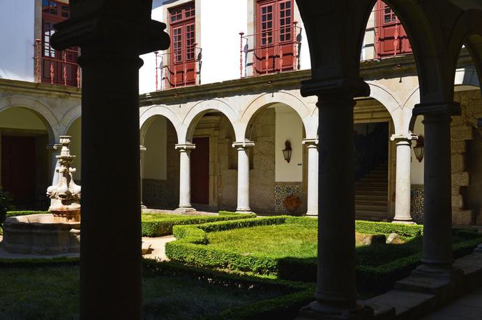 Imagen de los exteriores del Hotel Pousada Mosteiro De Guimarães - Monument. Foto 10