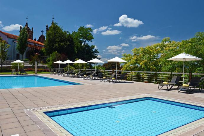 Imagen de la piscina del Hotel Pousada Mosteiro De Guimarães - Monument. Foto 18