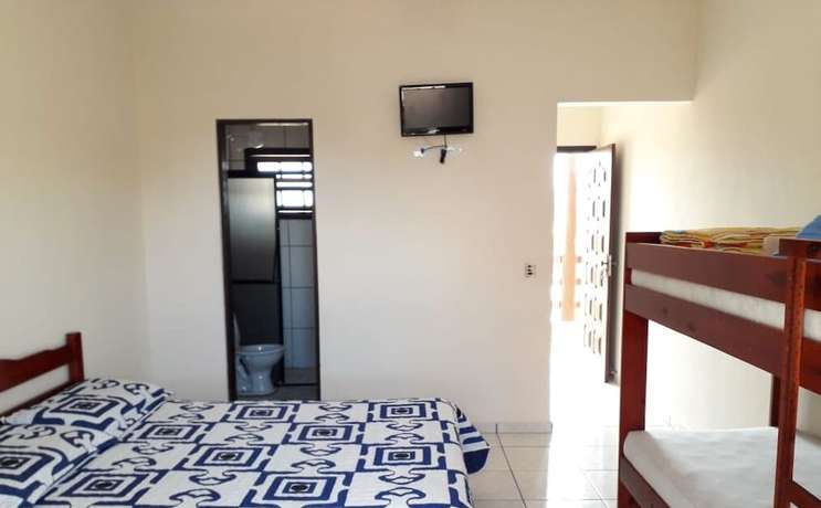Imagen de la habitación del Hotel Pousada Nossa Senhora de Fatima, Ilha Comprida. Foto 10