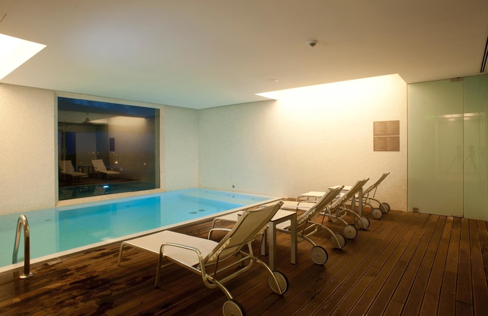 Imagen de la piscina del Hotel Pousada Pal&aacute;cio De Est&oacute;i. Foto 14