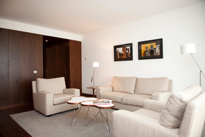 Imagen general del Hotel Pousada Pal&aacute;cio De Est&oacute;i. Foto 1