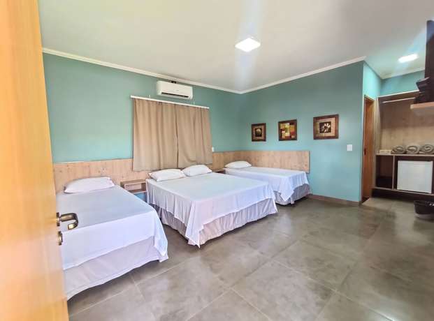 Imagen de la habitación del Hotel Pousada Parque das &Aacute;guas. Foto 8