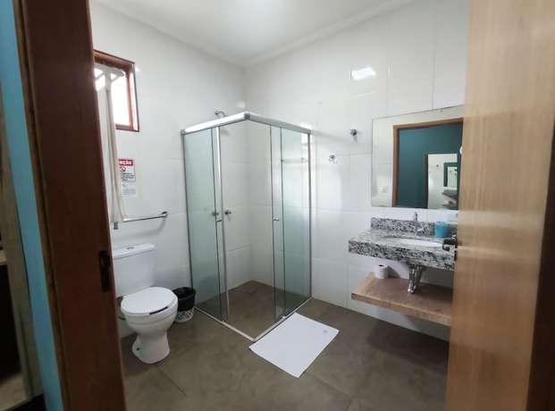 Imagen de la habitación del Hotel Pousada Parque das &Aacute;guas. Foto 9