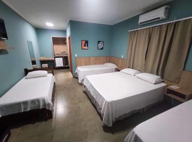 Imagen de la habitación del Hotel Pousada Parque das &Aacute;guas. Foto 12