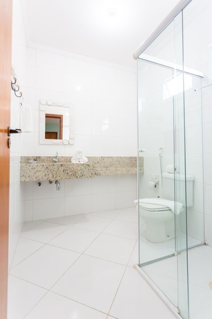 Imagen de la habitación del Hotel Pousada P&eacute;rola de Ubatuba. Foto 12