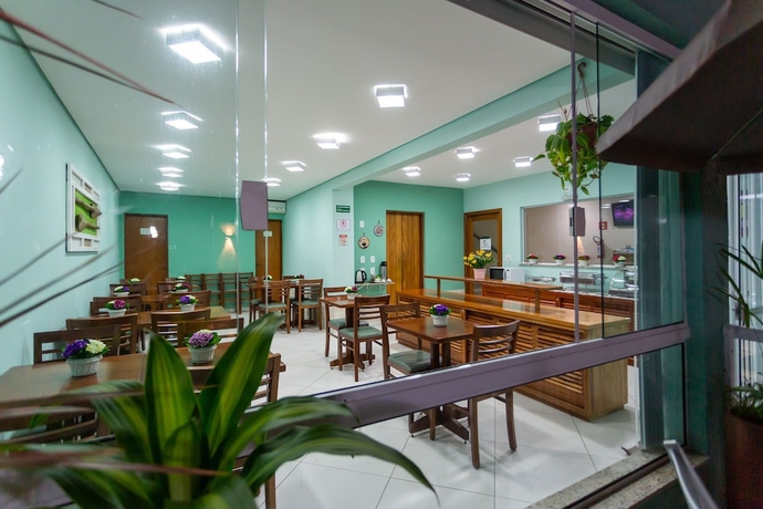 Imagen del bar/restaurante del Hotel Pousada P&eacute;rola de Ubatuba. Foto 7