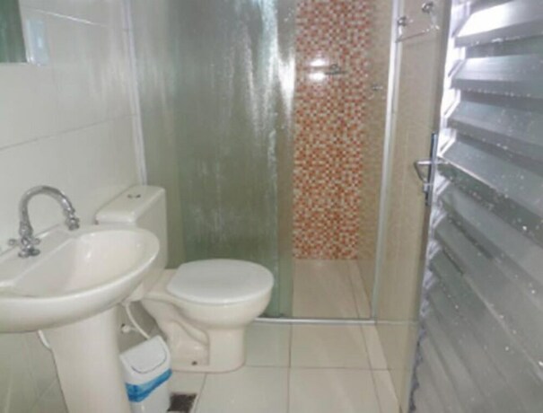 Imagen de la habitación del Hotel Pousada Pg One. Foto 19