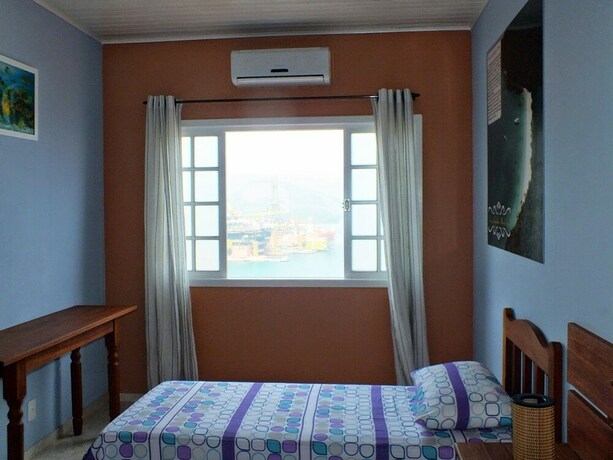 Imagen de la habitación del Hotel Pousada Plat&ocirc;dasilhas. Foto 33