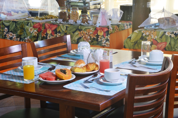 Imagen del bar/restaurante del Hotel Pousada Pontal Da Ferradura. Foto 8