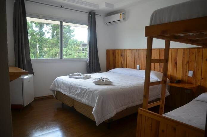 Imagen de la habitación del Hotel Pousada Primavera Campos do Jord&atilde;o. Foto 2