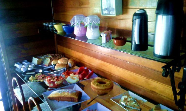 Imagen del bar/restaurante del Hotel Pousada Recanto Monte Su&iacute;&ccedil;o. Foto 2