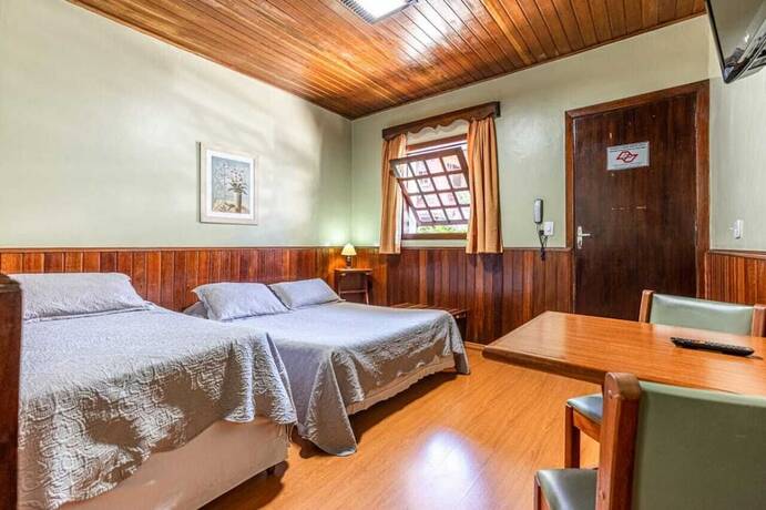 Imagen de la habitación del Hotel Pousada Saint Gallen, Campos do Jordao. Foto 19