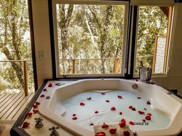 Imagen de la habitación del Hotel Pousada Solar D'arauc&aacute;ria. Foto 11