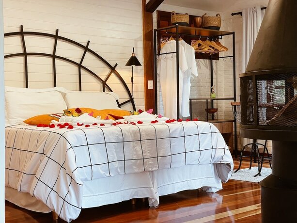 Imagen de la habitación del Hotel Pousada Solar D'arauc&aacute;ria. Foto 26