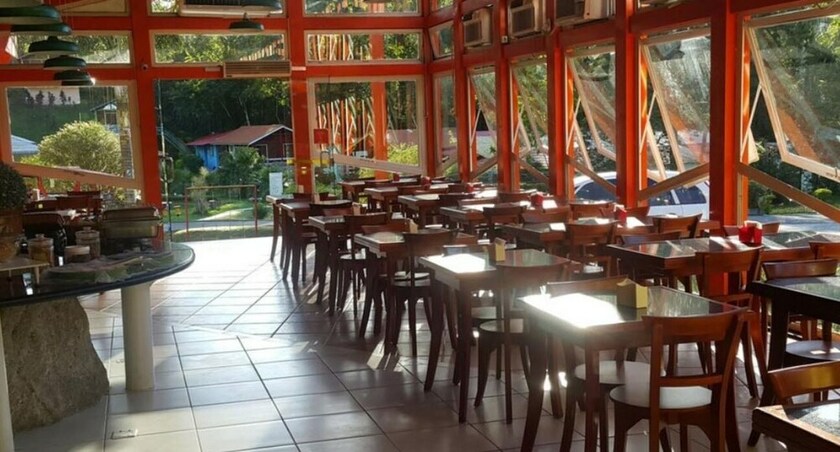 Imagen del bar/restaurante del Hotel Pousada Suarez. Foto 13