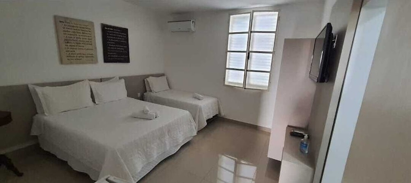 Imagen de la habitación del Hotel Pousada Su&iacute;tes do Lago. Foto 6