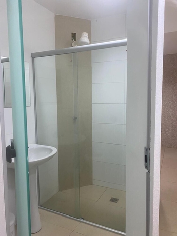 Imagen de la habitación del Hotel Pousada Su&iacute;tes do Lago. Foto 12