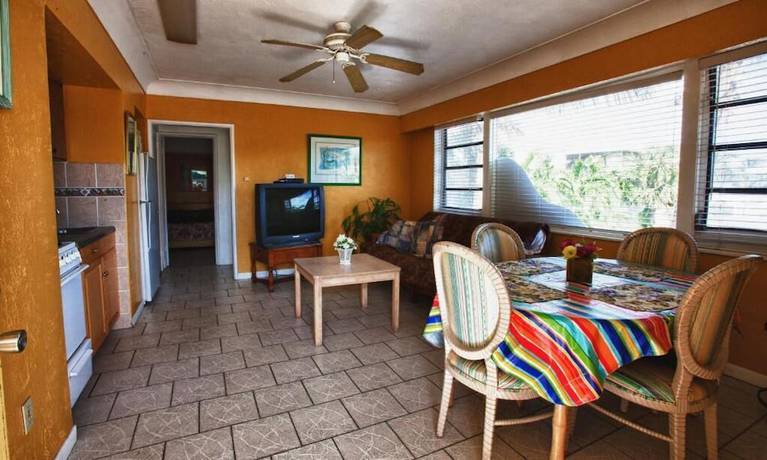 Imagen de la habitación del Hotel Pousada Suites. Foto 6