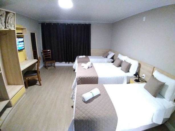 Imagen de la habitación del Hotel Pousada Tr&ecirc;s Pinheiros. Foto 2