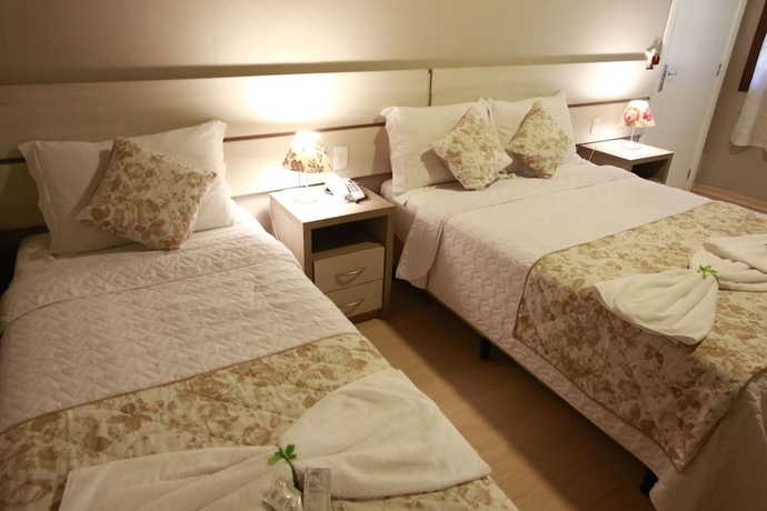 Imagen de la habitación del Hotel Pousada Tr&ecirc;s Pinheiros. Foto 13