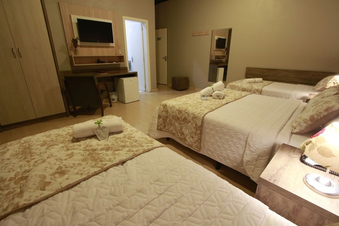 Imagen de la habitación del Hotel Pousada Tr&ecirc;s Pinheiros. Foto 15