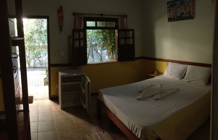 Imagen de la habitación del Hotel Pousada Tropic&aacute;lia. Foto 24