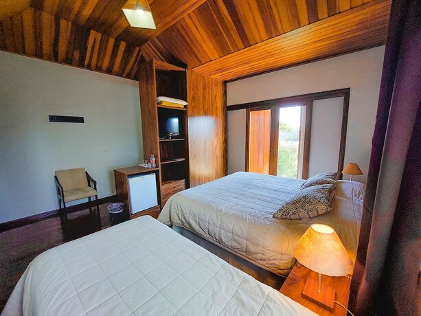 Imagen de la habitación del Hotel Pousada Victoria Villa. Foto 15