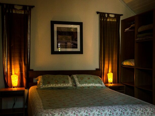Imagen de la habitación del Hotel Pousada Vila Santa Barbara. Foto 17