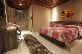 Imagen de la habitación del Hotel Pousada Villa It&aacute;lia, Ol&iacute;mpia. Foto 9