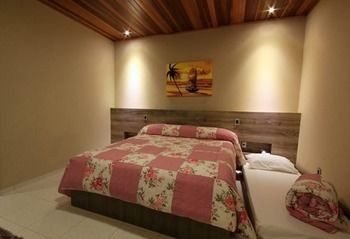 Imagen general del Hotel Pousada Villa It&aacute;lia, Ol&iacute;mpia. Foto 4