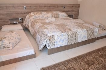 Imagen de la habitación del Hotel Pousada Villa It&aacute;lia, Ol&iacute;mpia. Foto 10