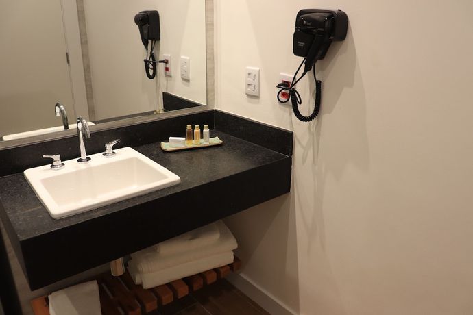 Imagen de la habitación del Hotel Pousada menino de ouro. Foto 13