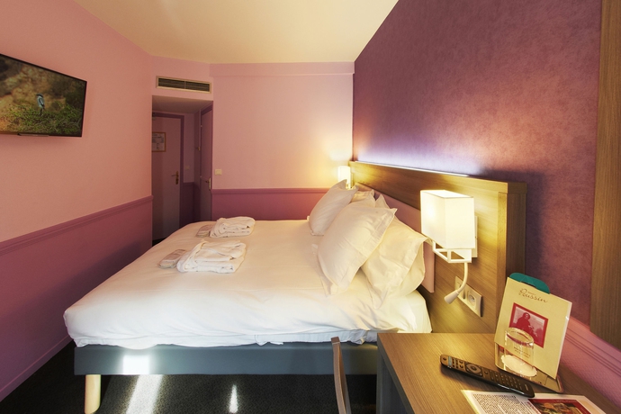 Imagen de la habitación del Hotel Poussin. Foto 6