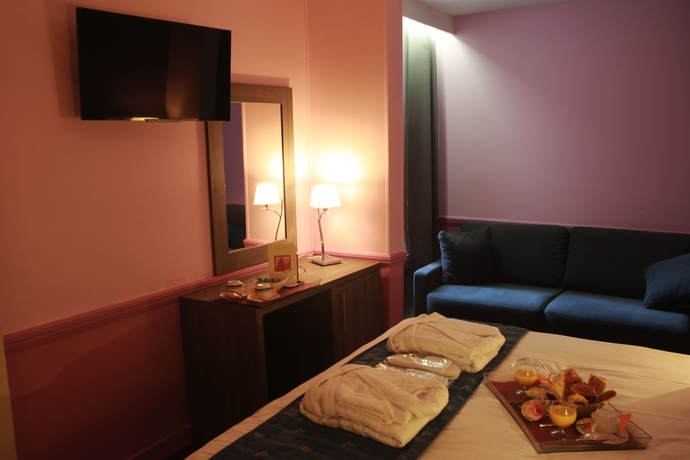 Imagen de la habitación del Hotel Poussin. Foto 14