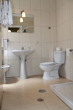 Imagen de la habitación del Hotel Poveira. Foto 14