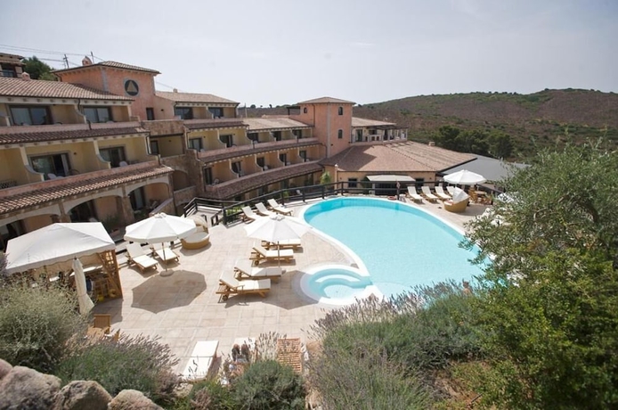 Imagen de la piscina del Hotel Pozzo Sacro. Foto 19