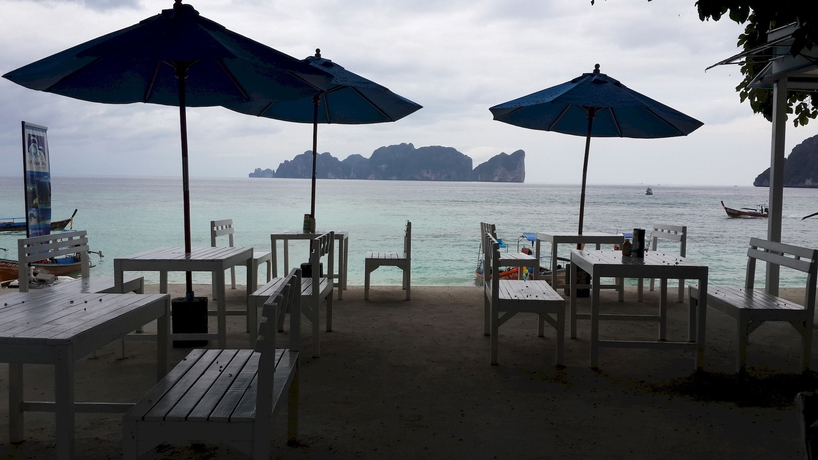 Imagen del bar/restaurante del Hotel P.p. Blue Sky Resort. Foto 3