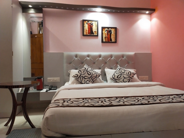 Imagen de la habitación del Hotel Prabhat. Foto 2