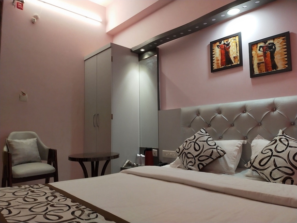 Imagen de la habitación del Hotel Prabhat. Foto 3