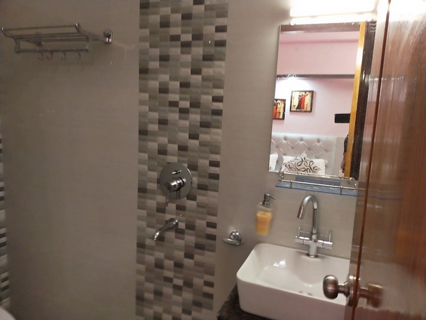 Imagen de la habitación del Hotel Prabhat. Foto 4